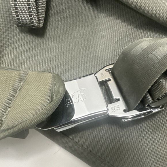 Chrome Industries Crossbody Sling Messenger Bag Grey - Picture 7 of 16